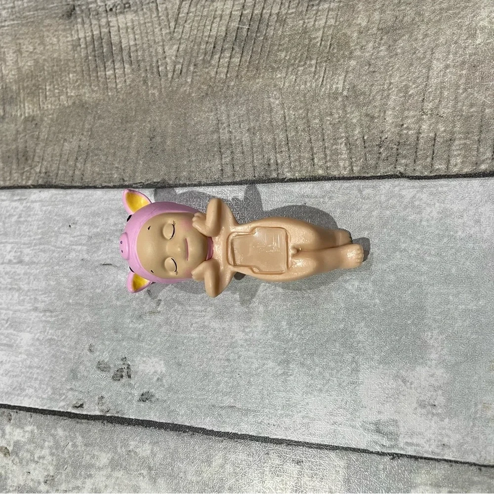 Sonny Angel Hippers Sleeping Dreaming Series Pig attach me mini figure